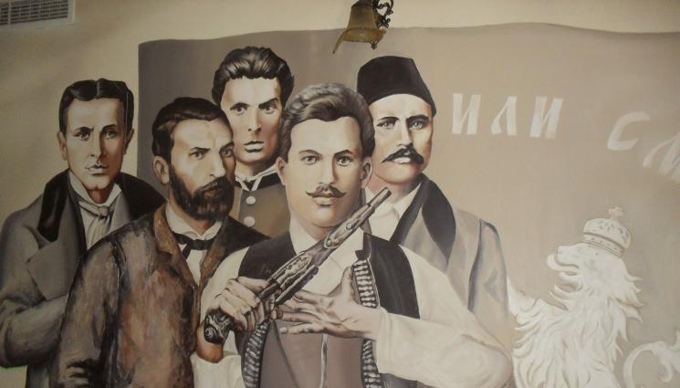 изедници - Руски военни наказват чорбаджии на площада