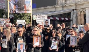 "63 сенки ще ви следят": Започна „Маршът за ангелите“ в памет на жертвите от „Пулс"