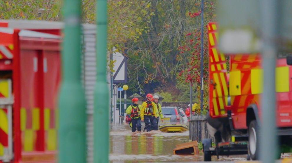 Бурята „Клаудия“ взе жертви в Португалия, във Великобритания евакуират хора (ВИДЕО/СНИМКИ)