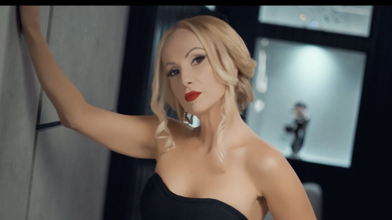 Весела се завърна на сцената с 