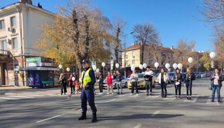 шествие ангели на пътя - С „Ангели на пътя“: И полицаи в поход срещу войната по шосетата