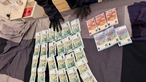 Акция митнически служител корупция