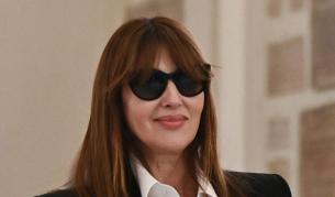 Моника Белучи блесна със стил на среща с папа Лъв XIV (СНИМКИ)