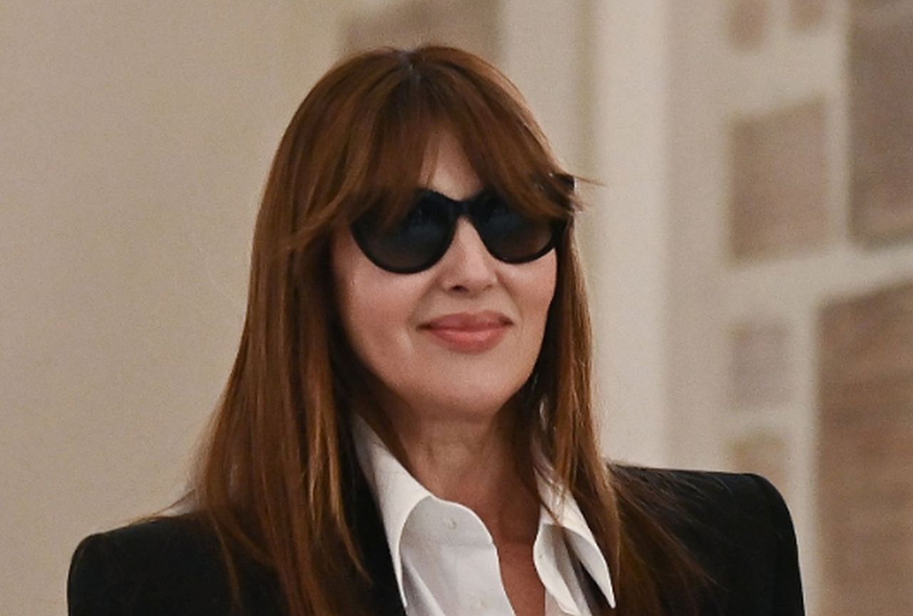 Моника Белучи блесна със стил на среща с папа Лъв XIV (СНИМКИ)