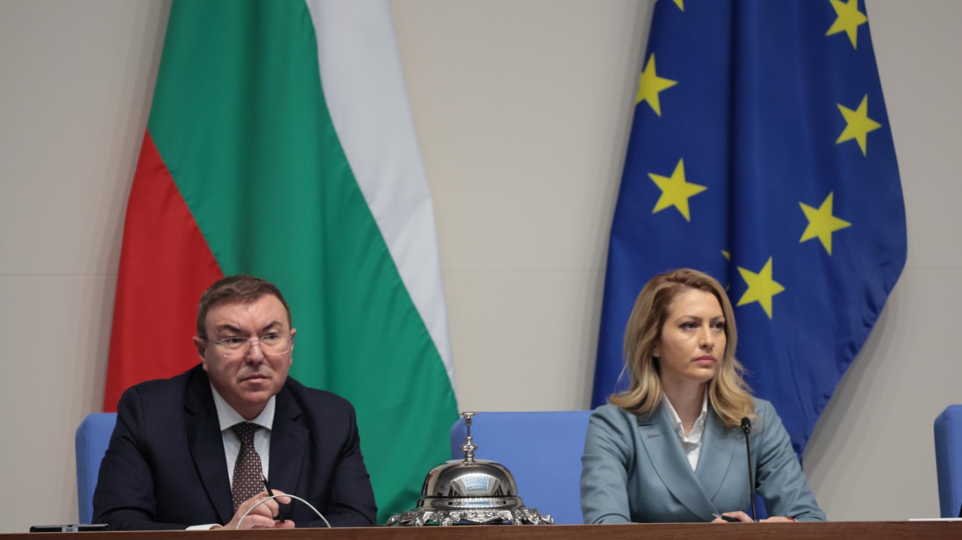 Ангелов: Заплатите за младите лекари са осигурени