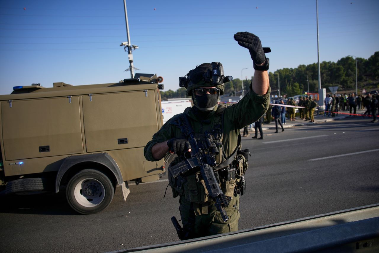 Терористична атака на Западния бряг, един е убит, а трима са ранени
