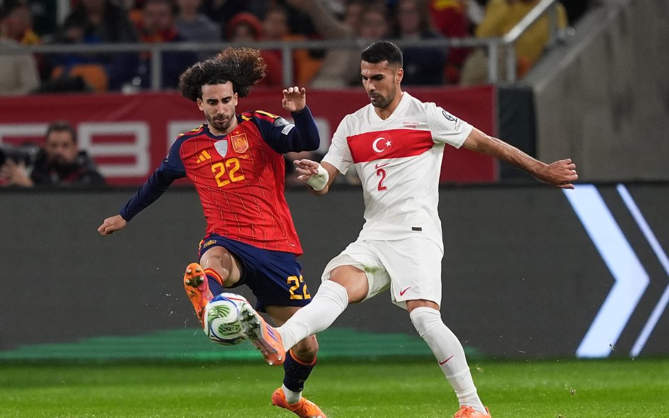 Турция бе близо до сензацията, но стигна само до хикса в Испания