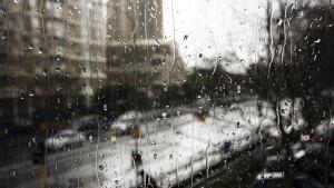 дъжд дъждовно