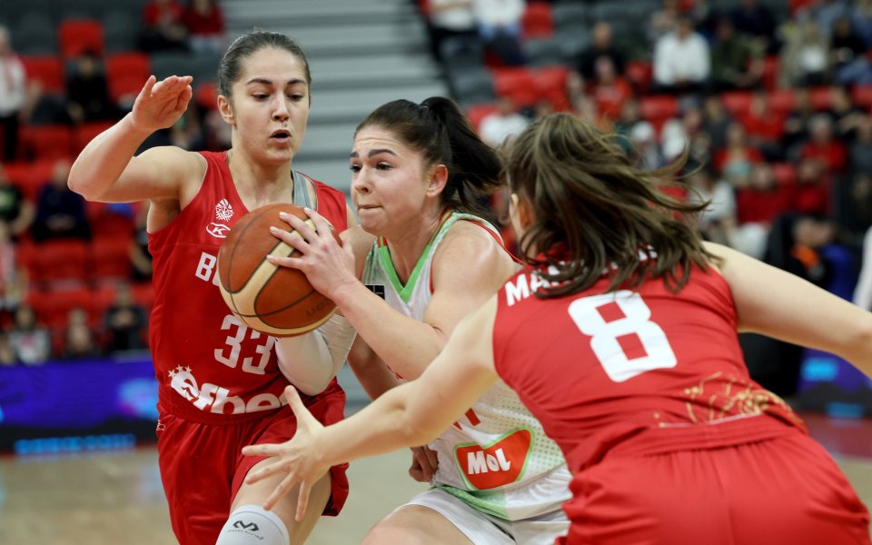 Българските лъвици продължават победния си ход