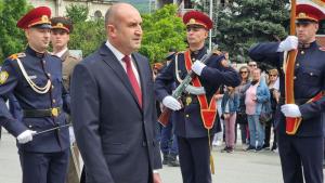 Румен Радев военни