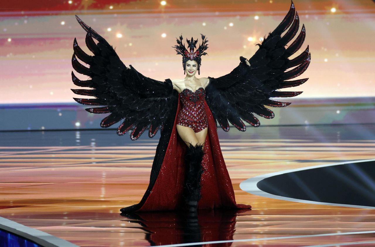 <p>Мис Албания</p>