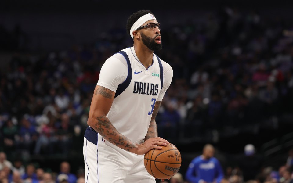 Антъни Дейвис може да претърпи операция на лявата ръка