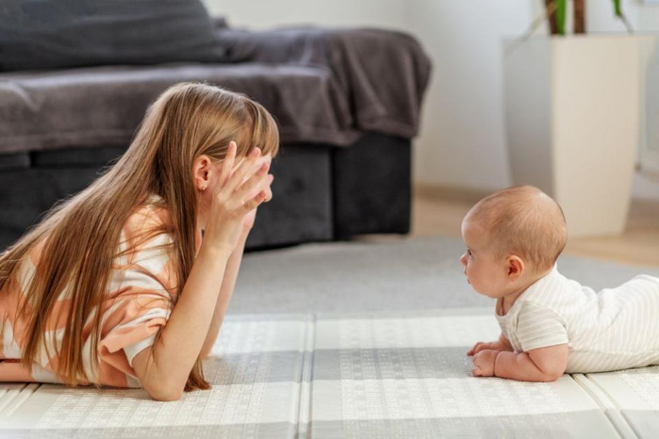 игри за бебе на три месеца