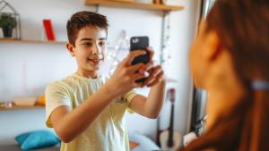 деца телефони