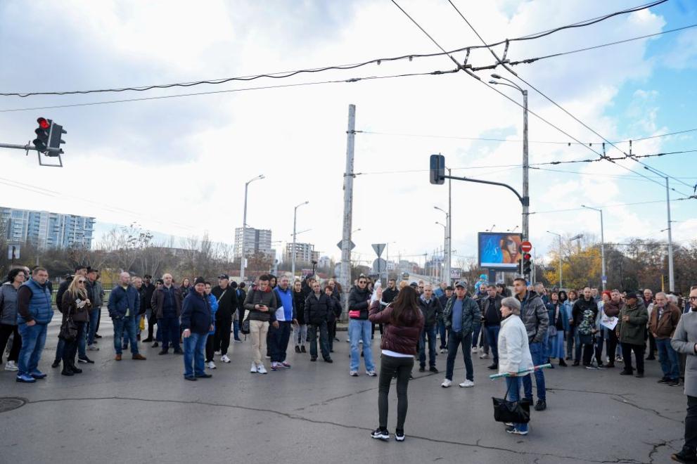 Протестиращи жители на кварталите Хаджи Димитър и Сухата река блокираха