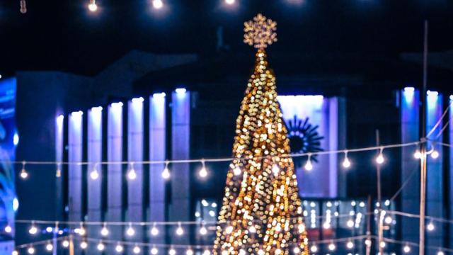 Коледната приказка в София започна: Празничният дух изпълни сърцето на града (СНИМКИ)