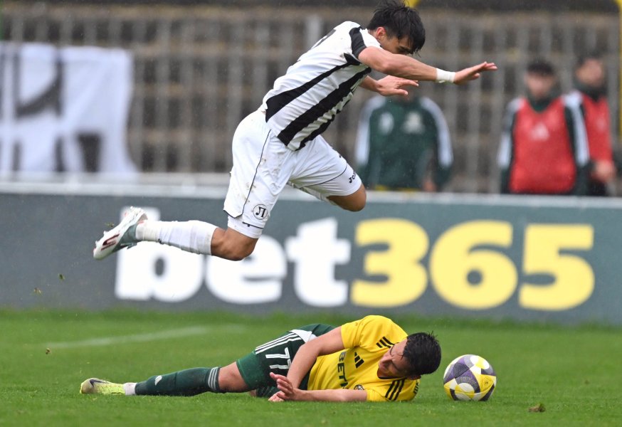 Добруджа Локомотив Пловдив1