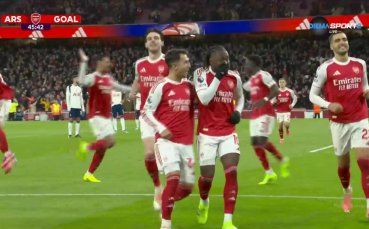 Еберечи Езе покачи на 3:0 за Арсенал срещу Тотнъм