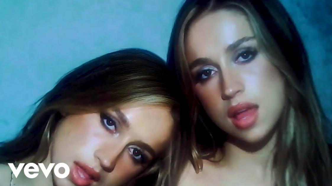 Tate McRae се завръща с Deluxe версия на албума си SO CLOSE TO WHAT