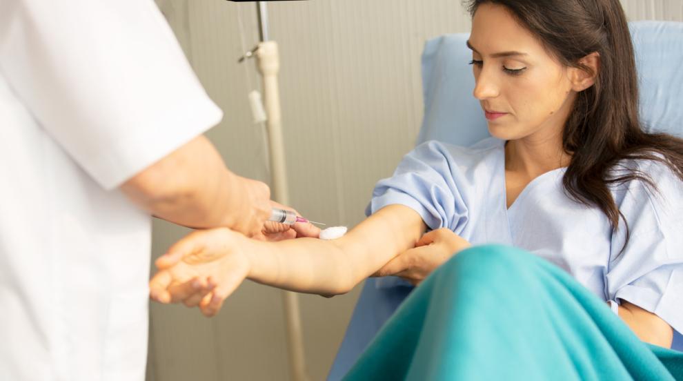 Пациенти с рядко заболяване искат по-лесен достъп до животоспасяващи процедури