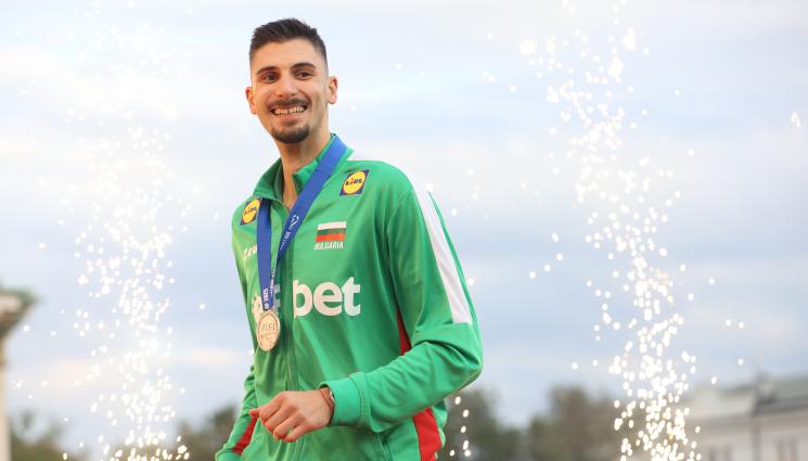 Алекс Грозданов - Алекс Грозданов и Богданка мачкат