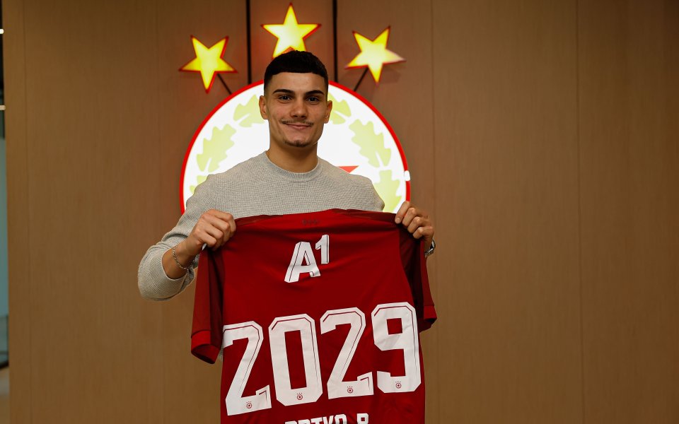 Талант удължи договора си с ЦСКА