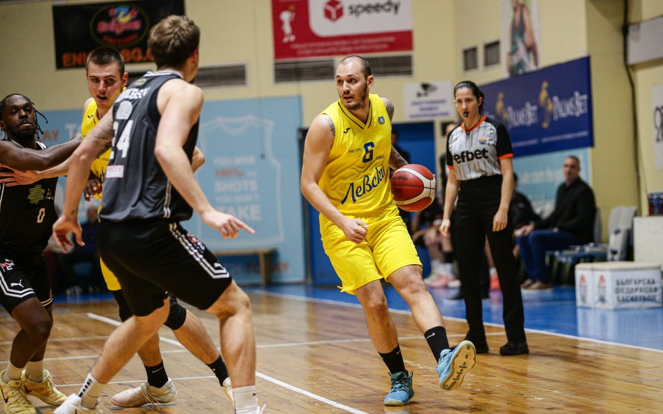 Ботев Враца нанесе трета поредна загуба на Левски