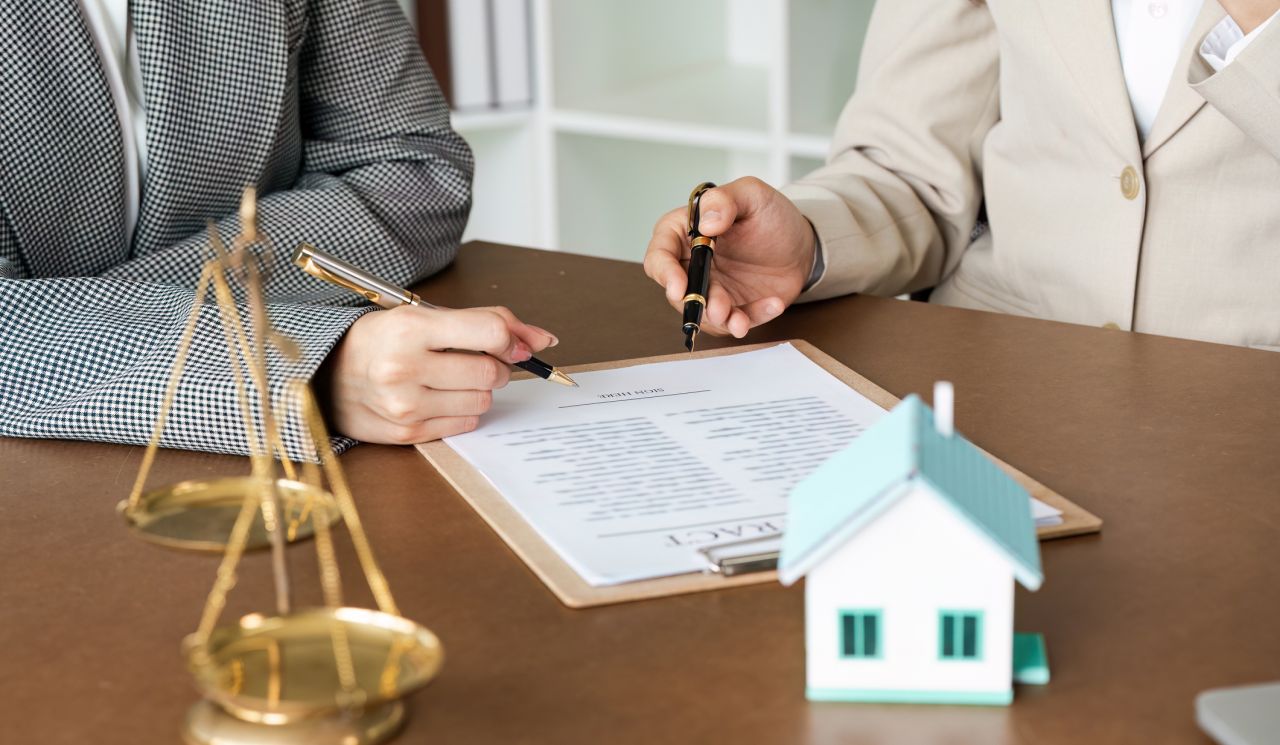 Затвор за лъжесвидетелстване пред нотариус и край на таксите за коли, предлагат от ПП-ДБ