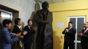 Зафиров откри в централата на партията на БСП паметник на