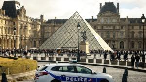 Лувъра обир