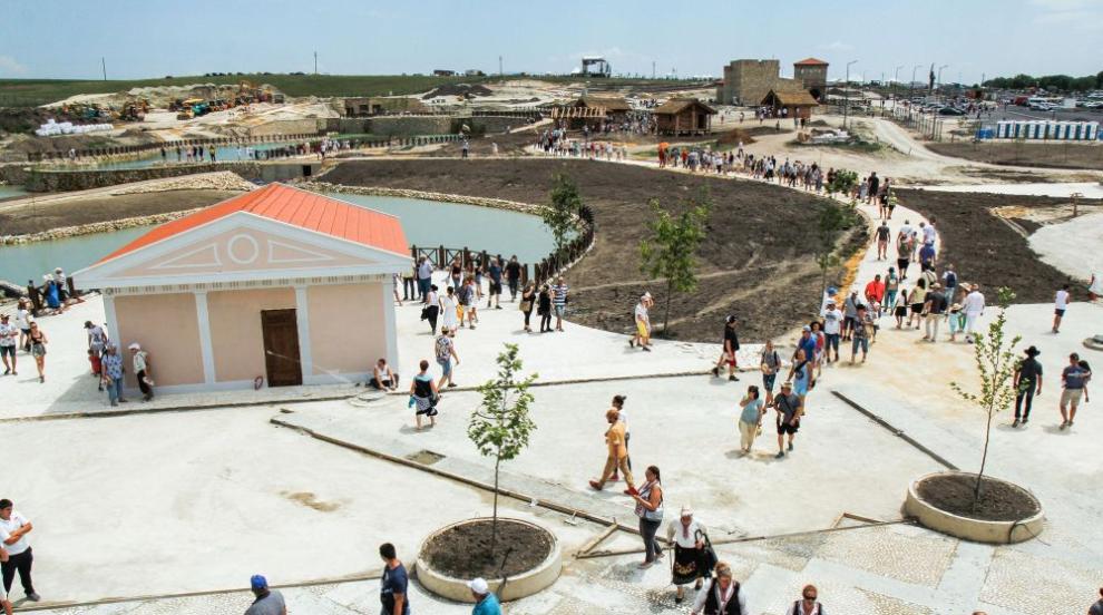 Proti-korupcijska komisija preiskuje shemo nepremičninskih prevar in pranja denarja, povezano z "Velichie"