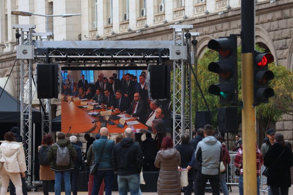 Площад комисия излъчване