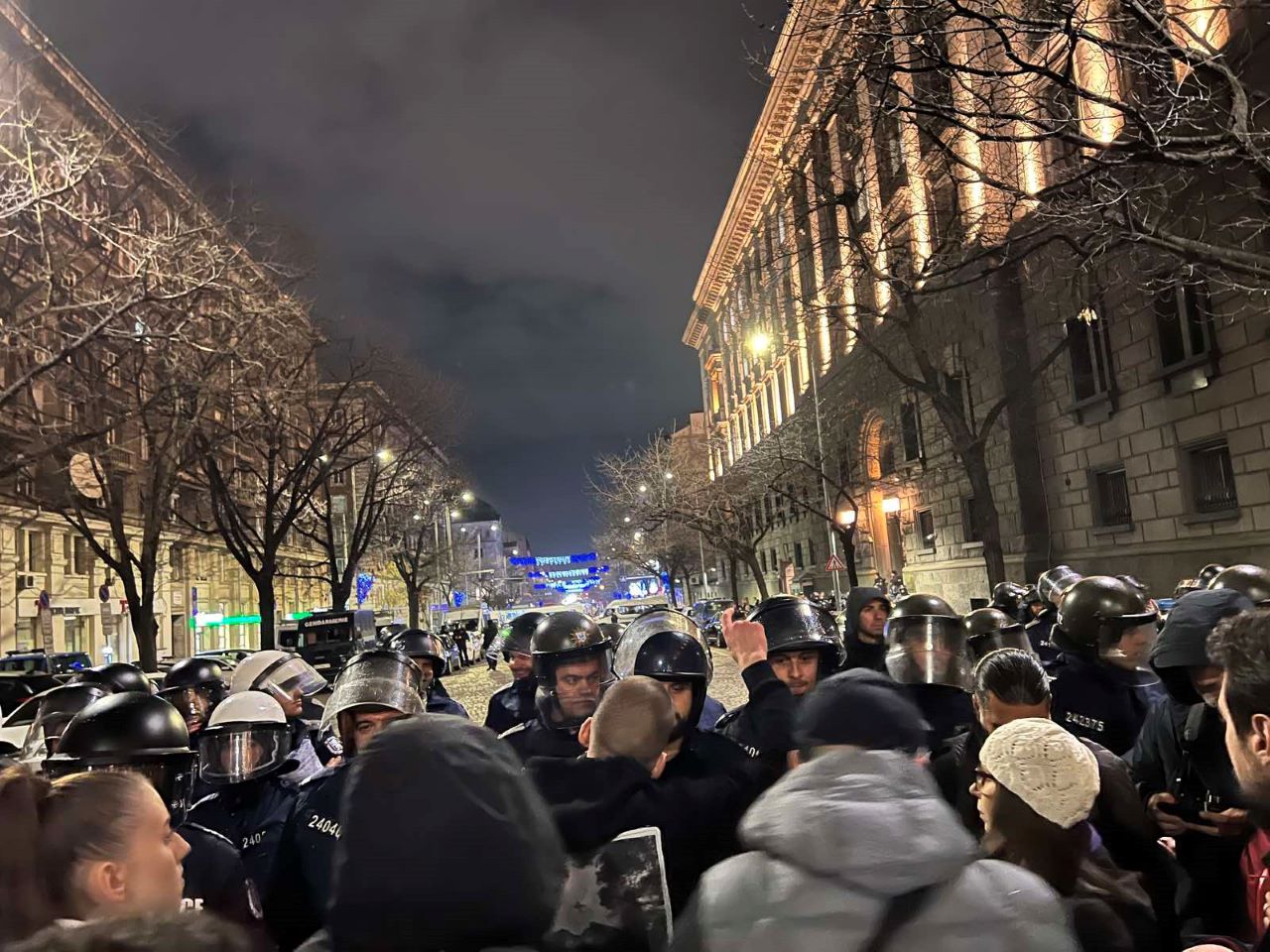 <p>Протест срещу Бюджет 2026 - "Триъгълникът на властта" под обсада.</p>