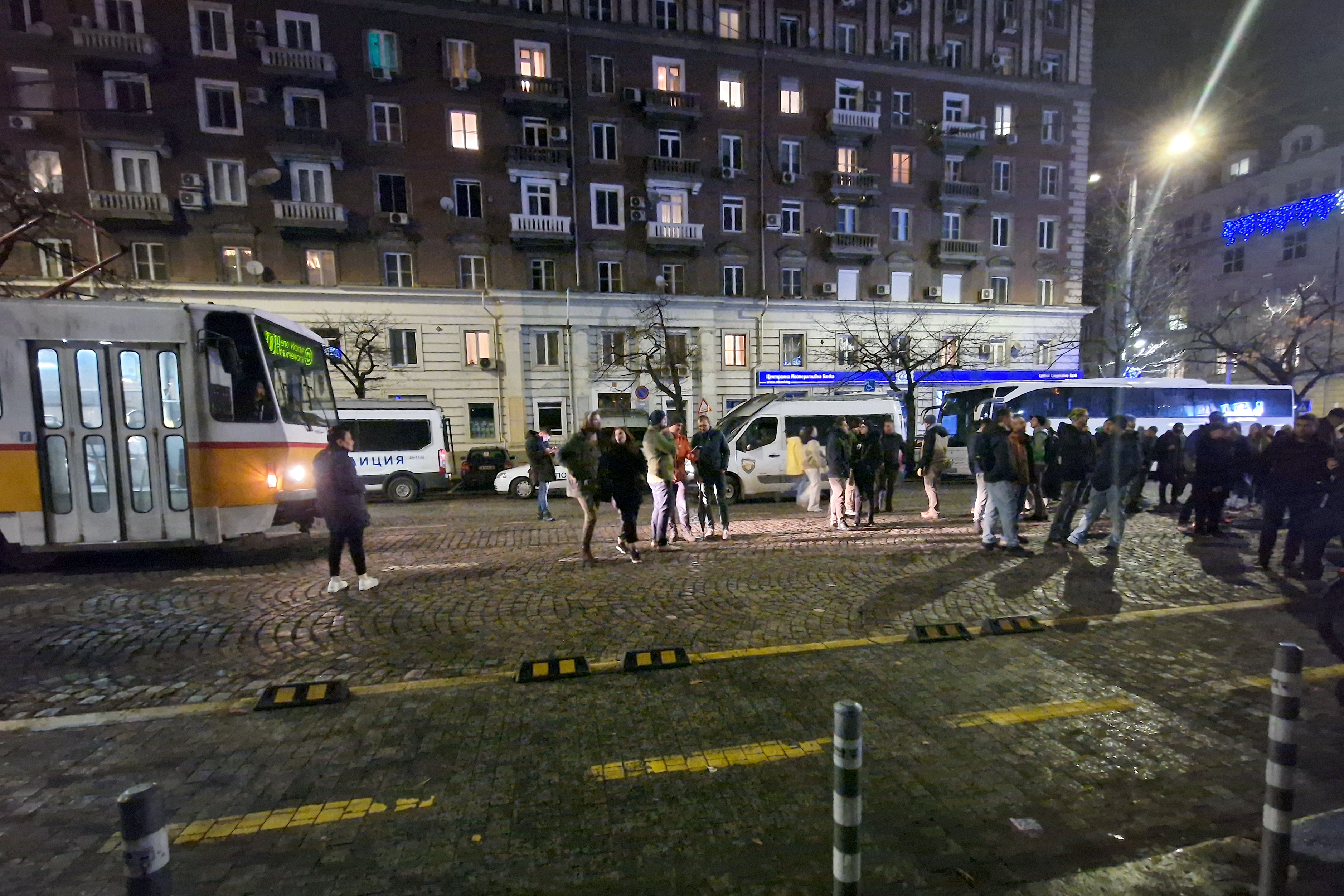 <p>Протест срещу Бюджет 2026 - "Триъгълникът на властта" под обсада.</p>