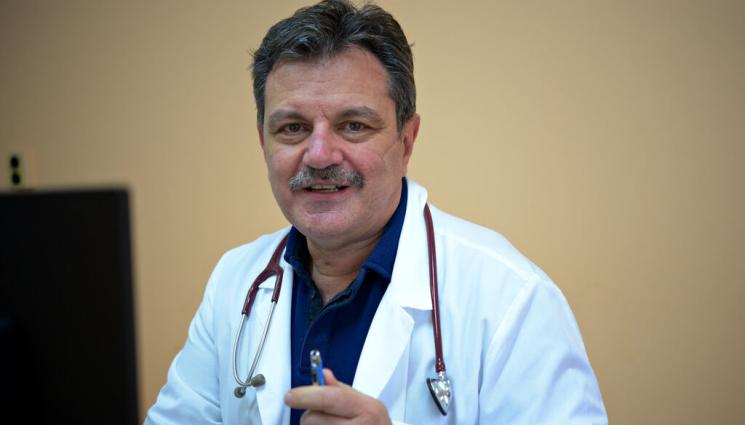 Симидчиев - Д-р Александър Симидчиев: Хомеопатията да се мери с аршина на медицината на доказателствата