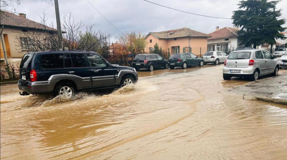 Бедствено положение в Петричко, наводнения в Сандански, залята е „Струма“