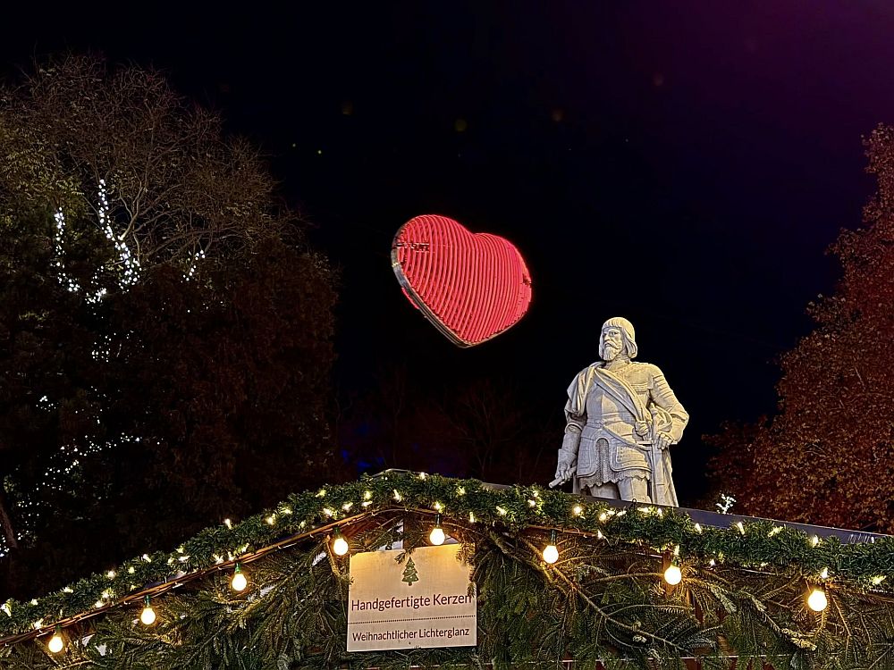 Коледно настроение във Виена