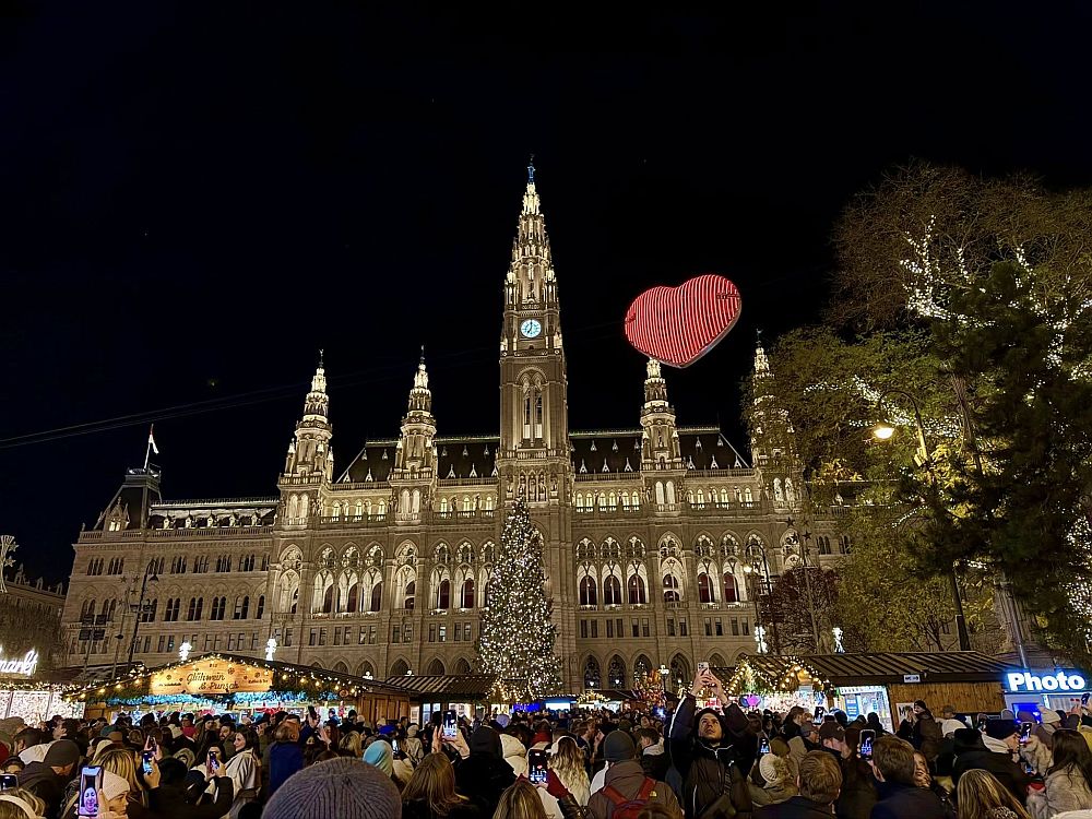 Коледно настроение във Виена