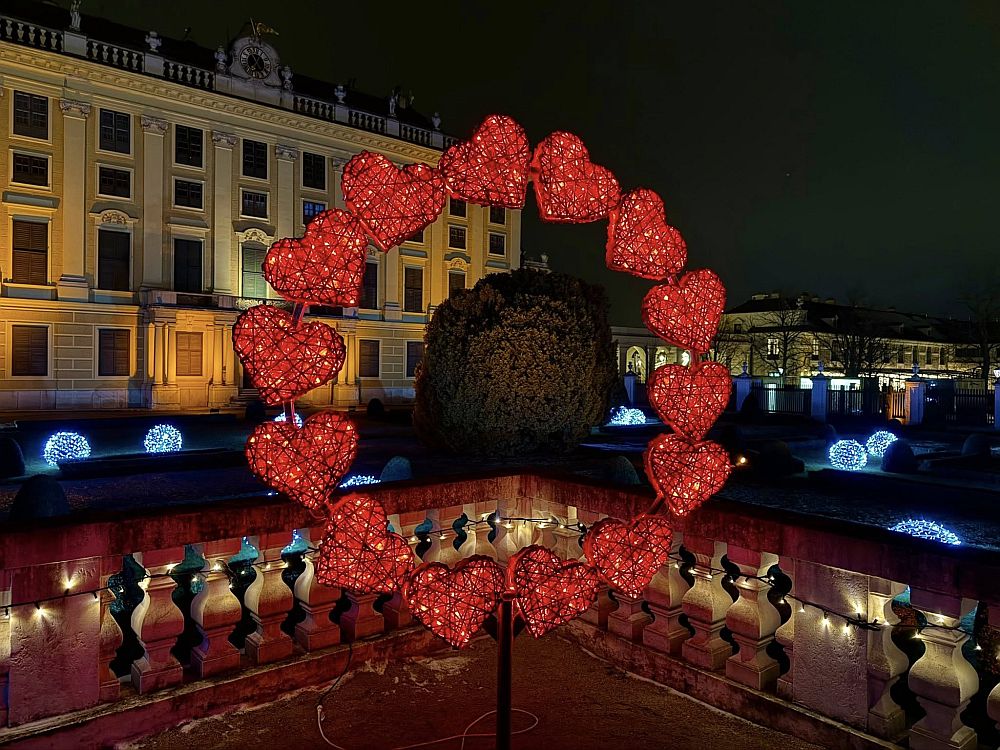 Коледно настроение във Виена