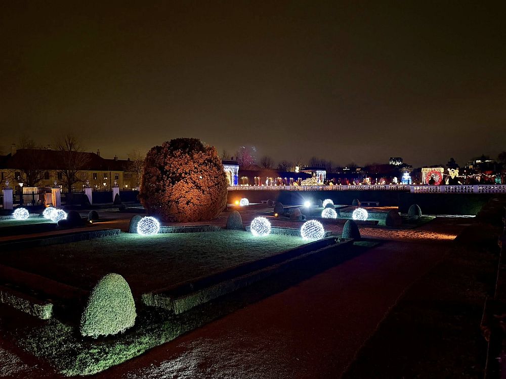 Коледно настроение във Виена