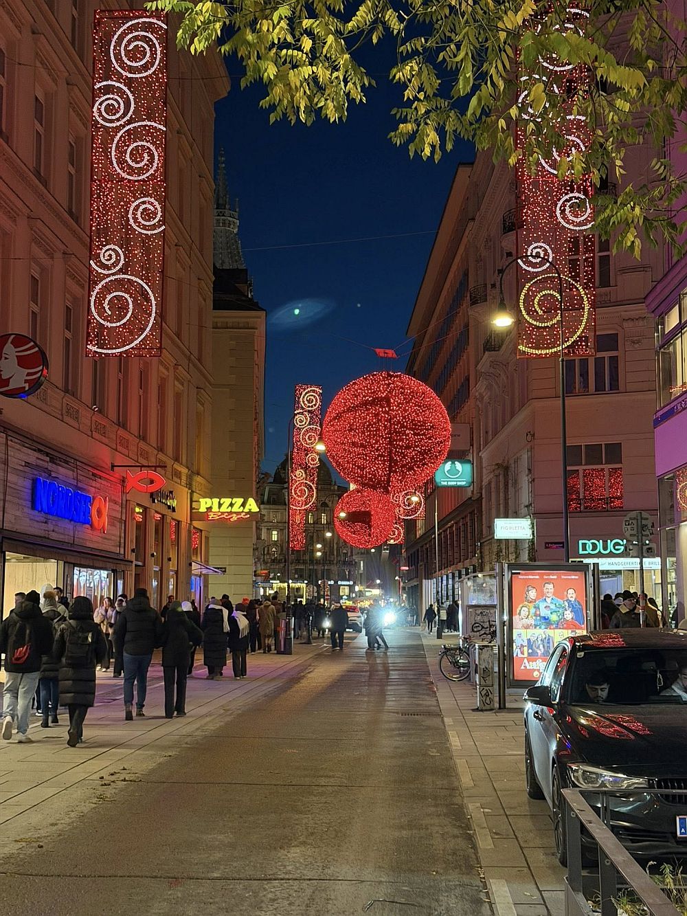 Коледно настроение във Виена