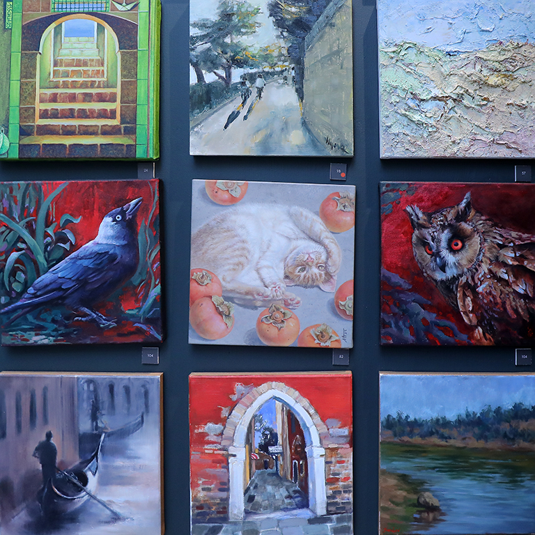 <p>Новото XXIV издание на ФОРМАТ 30/30 отвежда до куп находки, особено сред най-младите и за момента неизвестни художници, но с голям потенциал.</p>