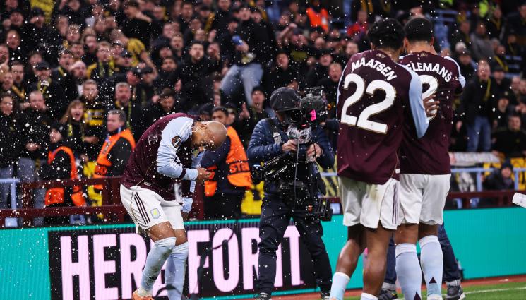 Дониел Мален - Фенове разбиха главата на Мален с бутилка