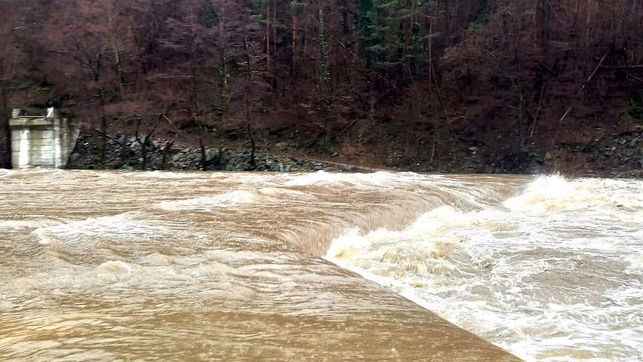 Частично бедствено положение в Ардино заради наводнен мост