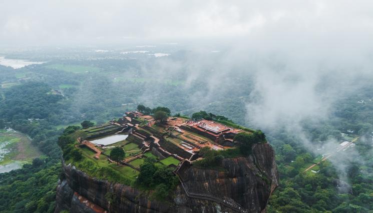 шри ланка - КОШМАРНО! 40 БГ туристи – блокирани в Шри Ланка