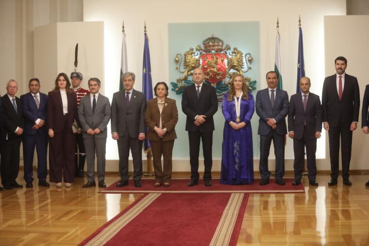 Румен Радев Лина Омар