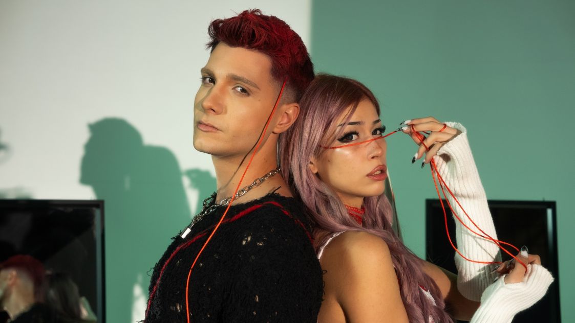 Deni и Linsho се обединяват за „Главоболие“