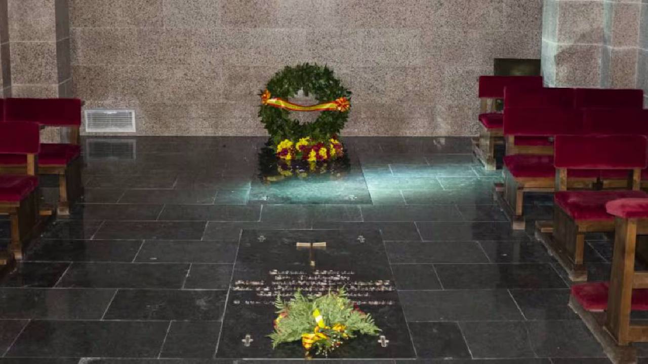 Долината на падналите