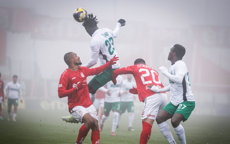 СНИМКИ: Битката между ЦСКА 1948 и Берое в мъглата в Бистрица