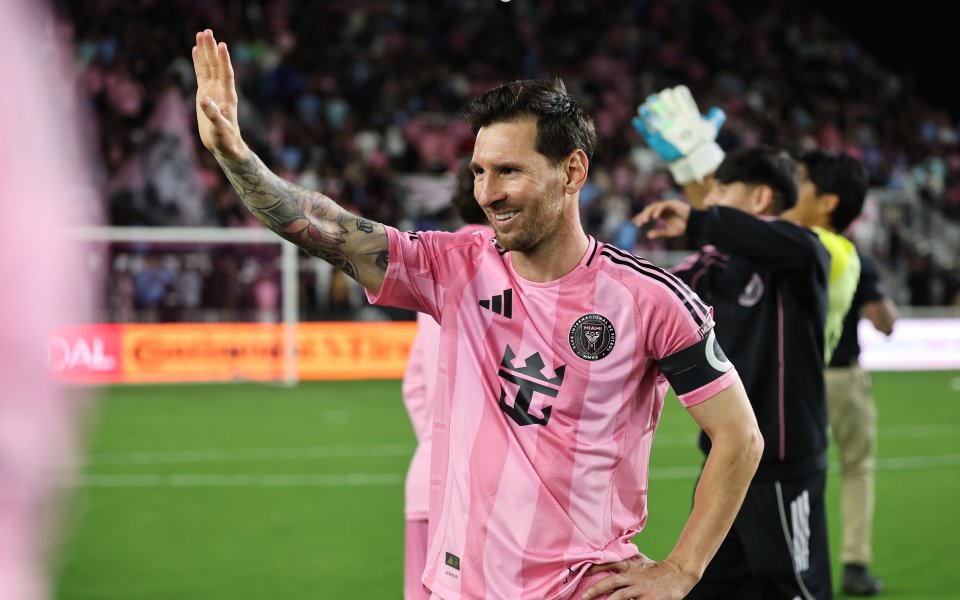 Хаос в Индия след посещението на Меси